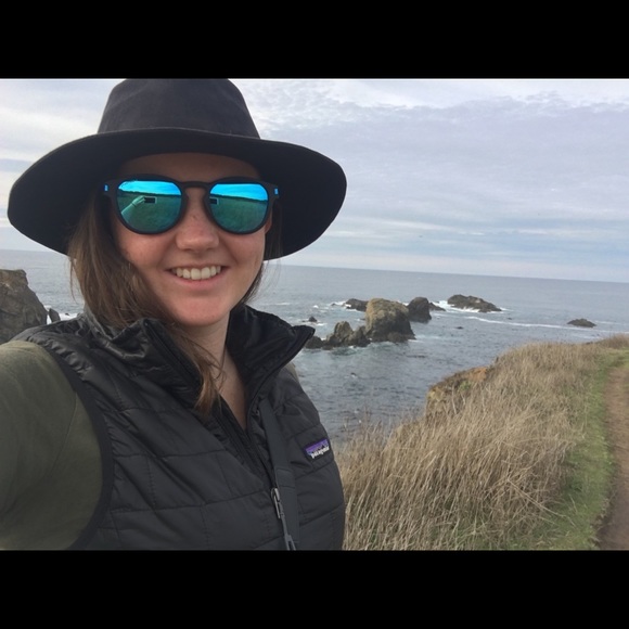 Meet your Posher, Caroline - Picture 2 of 3